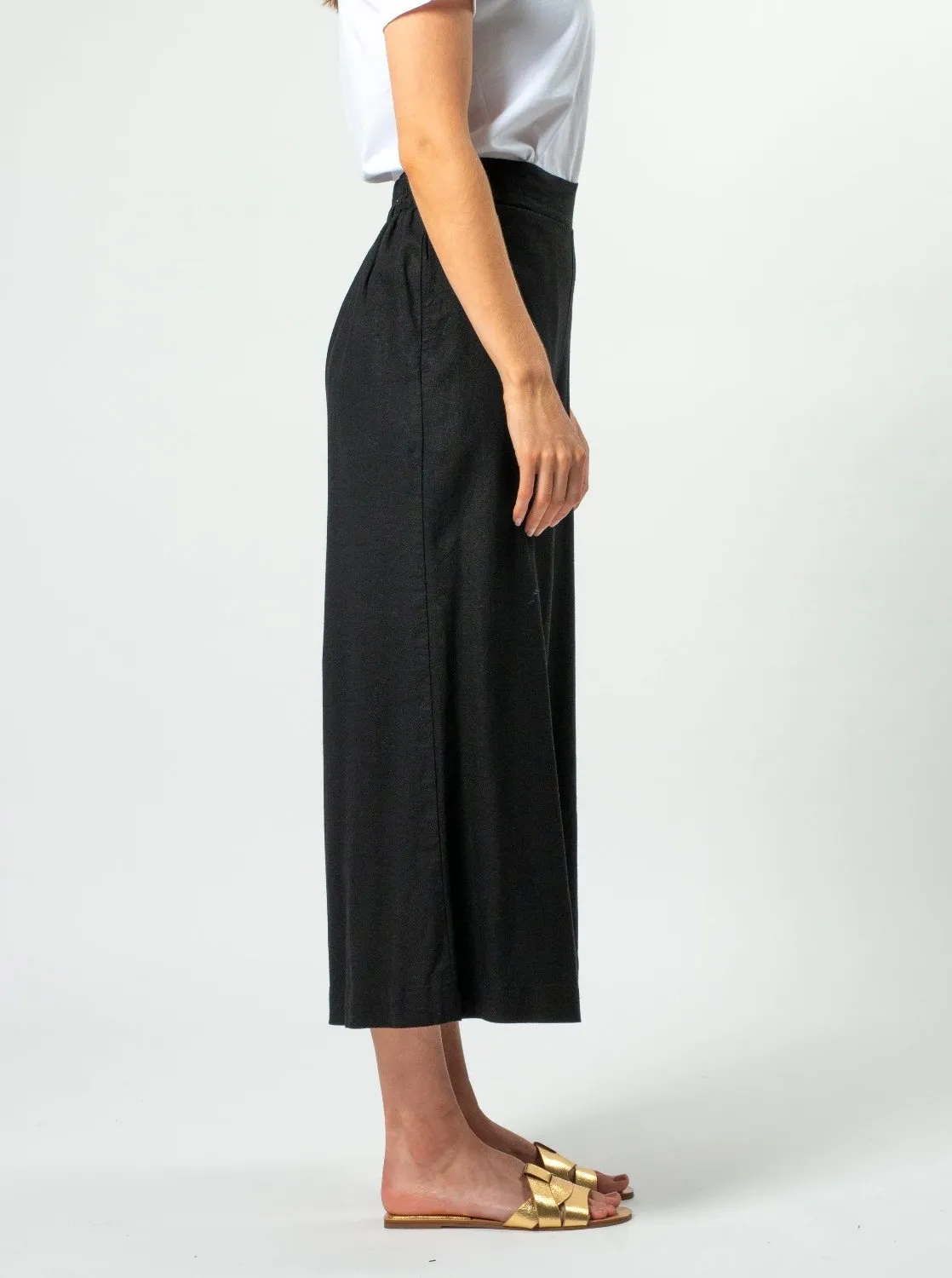 Emmi Linen Pants in Black