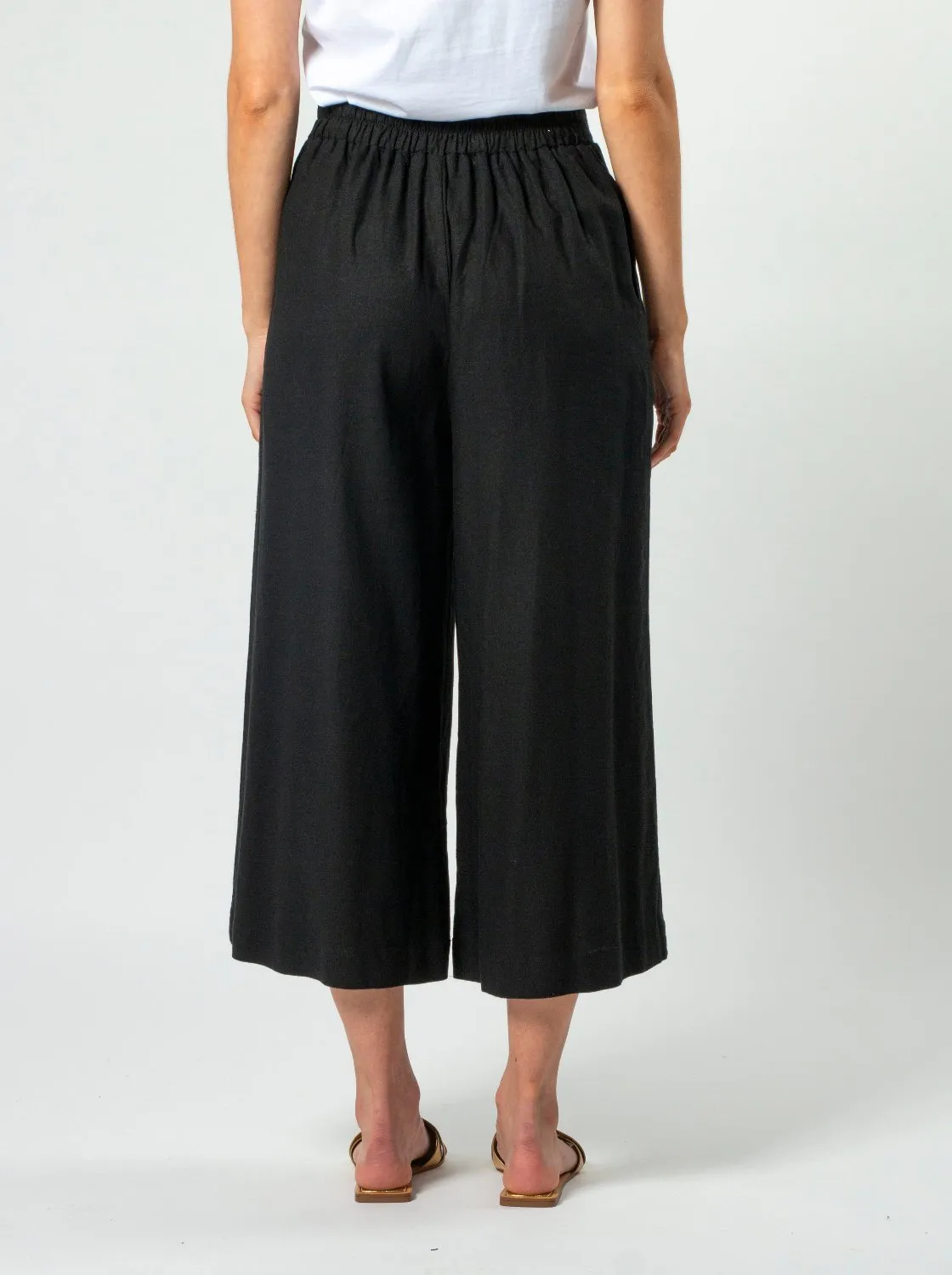 Emmi Linen Pants in Black