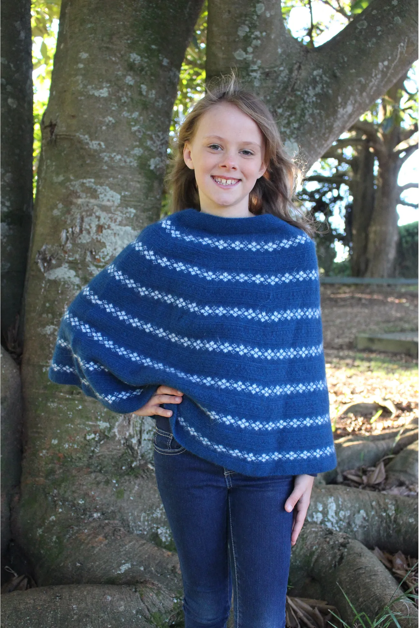 Lothlorian - Girl's Poncho in Merino Wool and Possum Fur